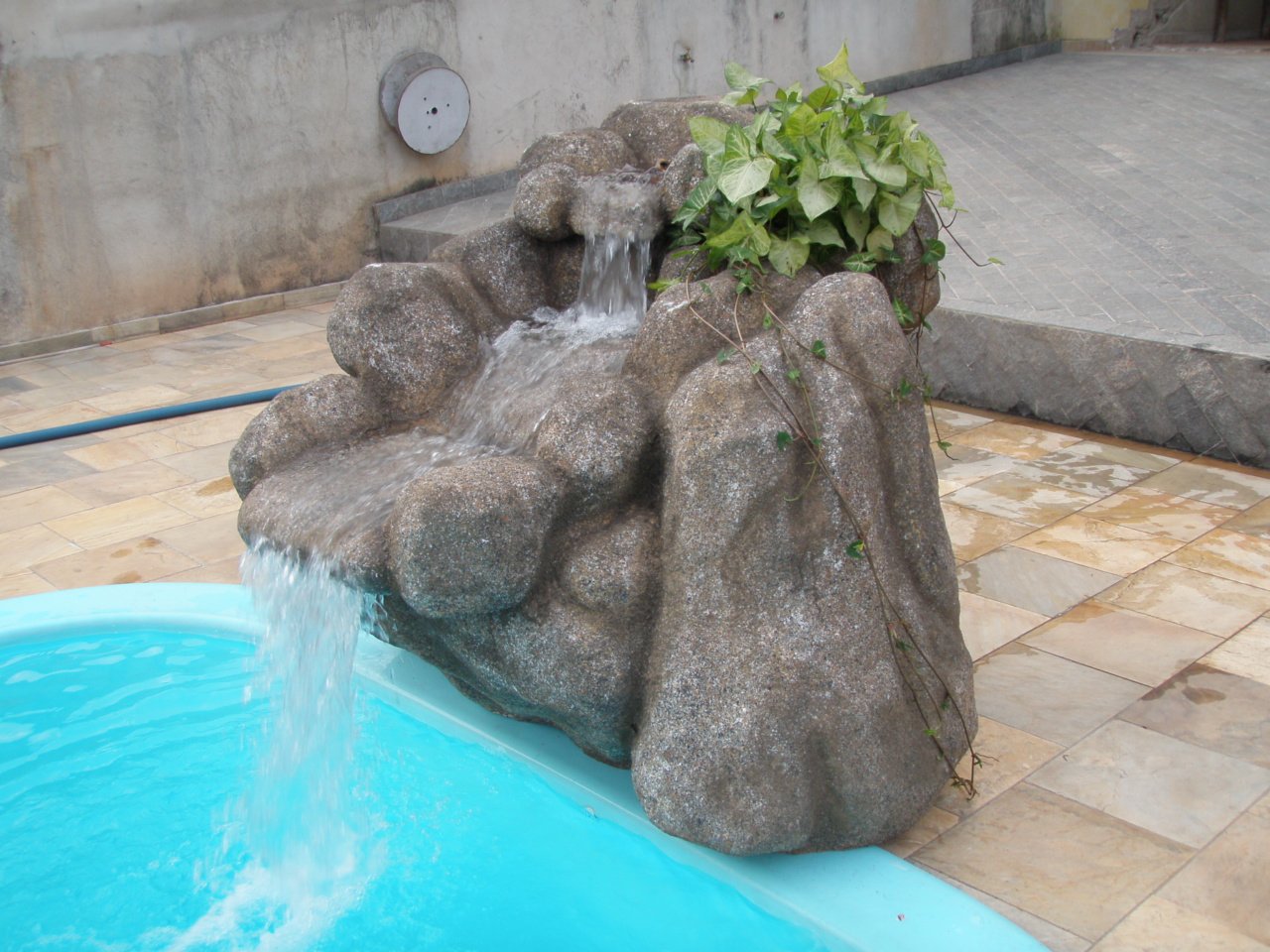 Cascata para Piscinas — Pequena — detalhe