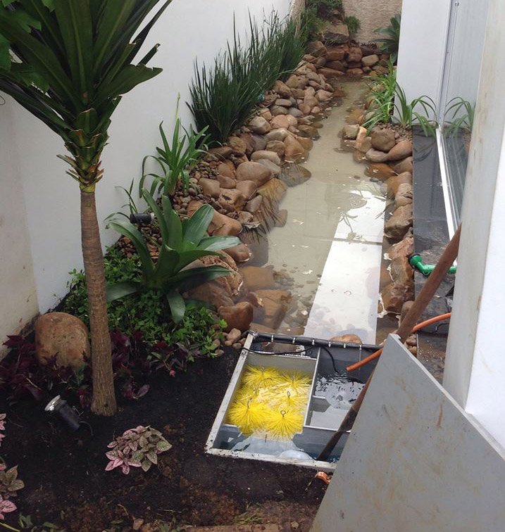 FKA-40 instalado em lago ornamental